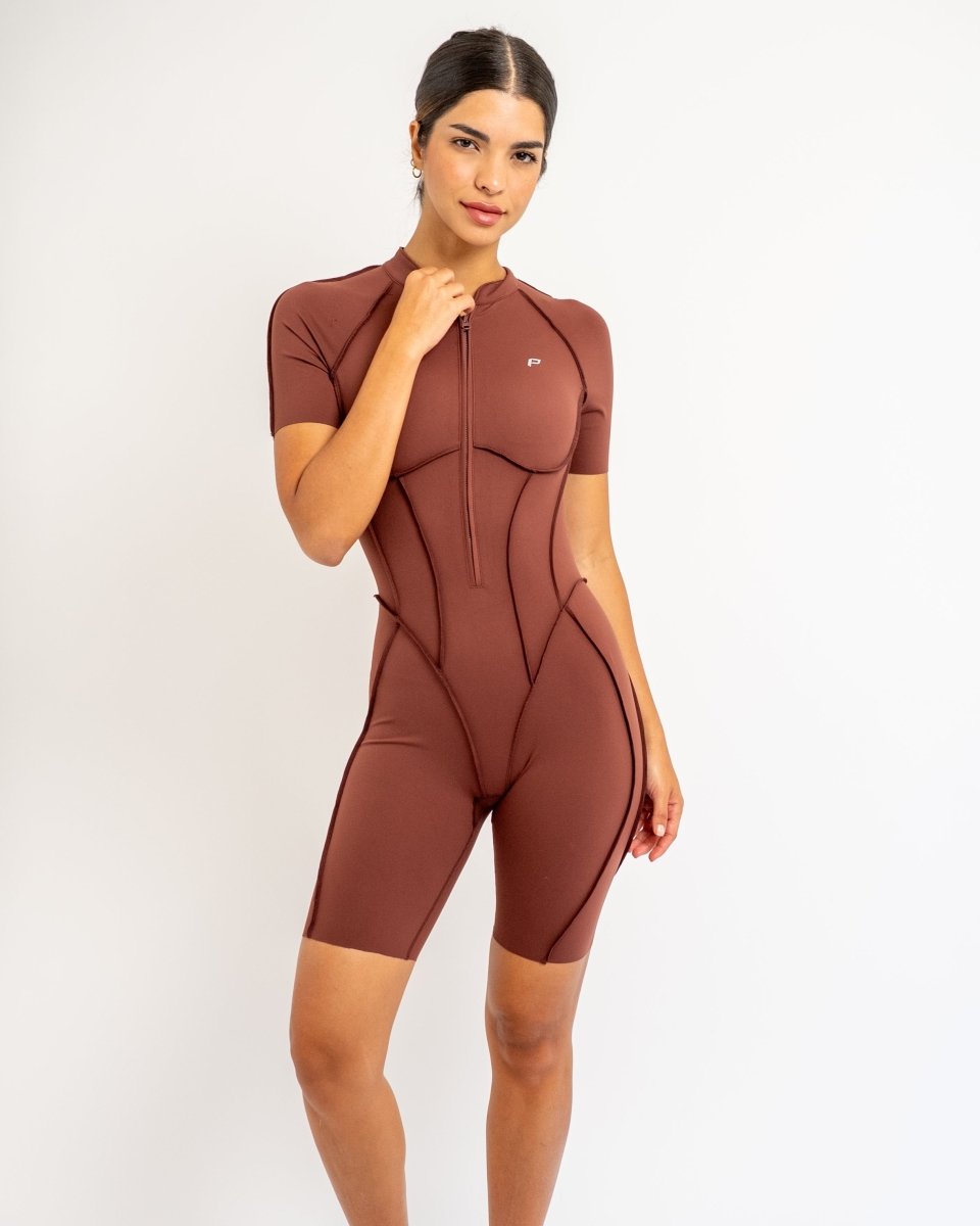 PilaNova Sleek Shorts Catsuit – Chic Design & Comfortable Fit – Black - PilaNova