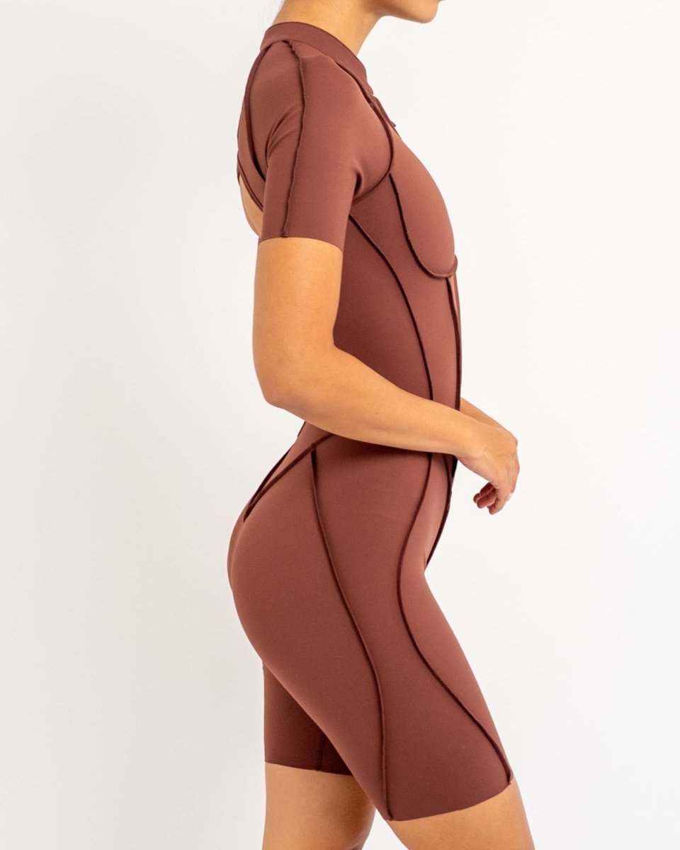PilaNova Sleek Shorts Catsuit – Chic Design & Comfortable Fit – Black - PilaNova