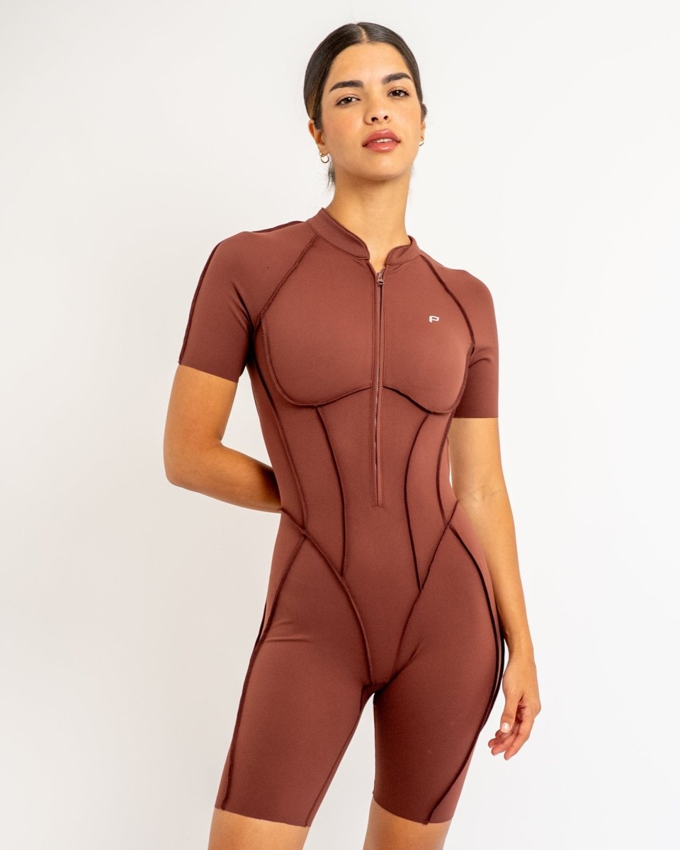 PilaNova Sleek Shorts Catsuit – Chic Design & Comfortable Fit – Black - PilaNova
