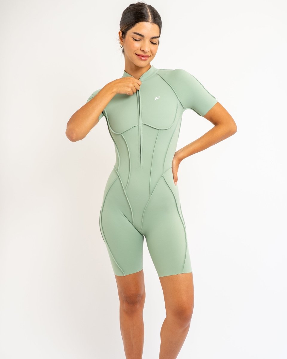 PilaNova Sleek Shorts Catsuit – Chic Design & Comfortable Fit - PilaNova