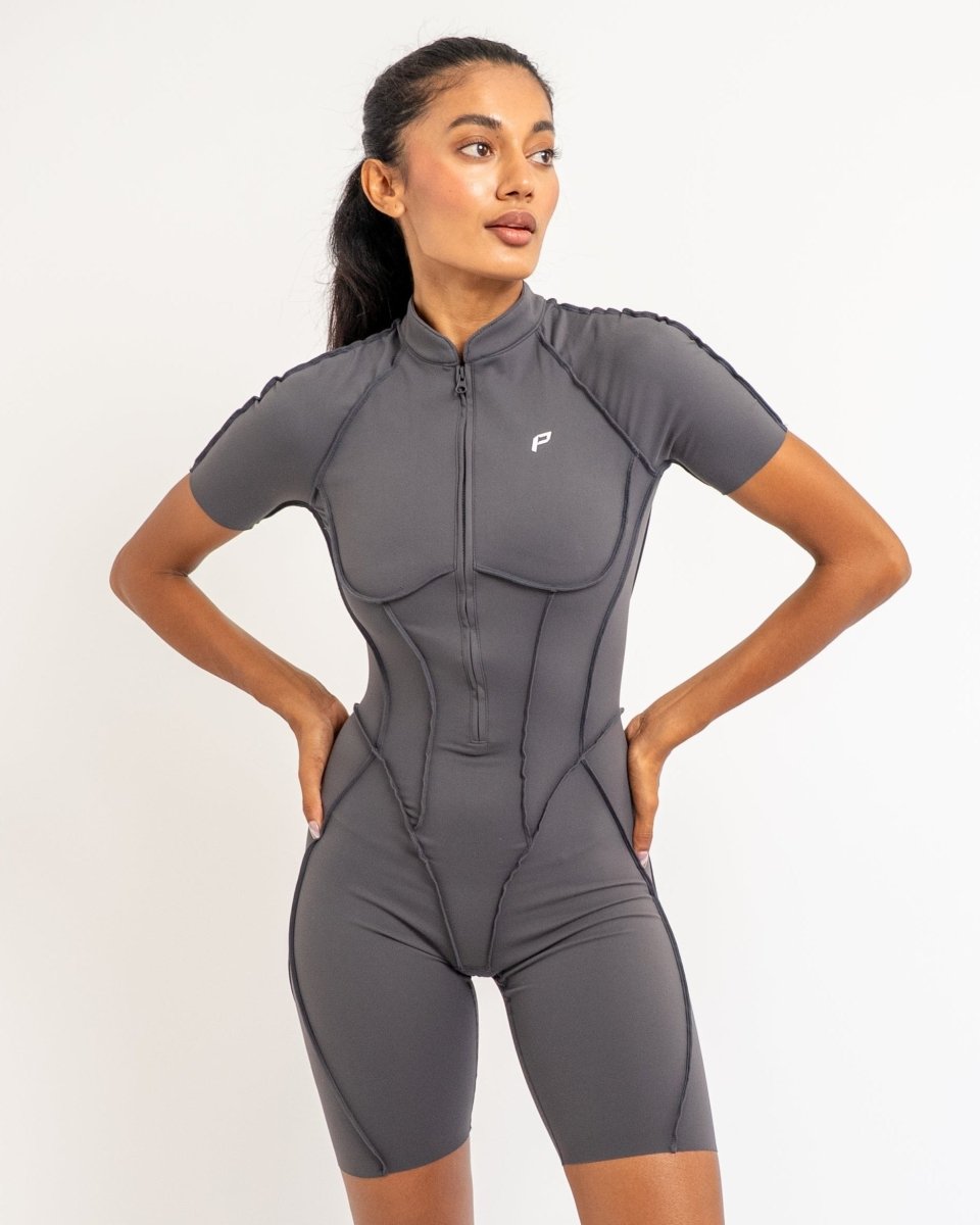 PilaNova Sleek Shorts Catsuit – Chic Design & Comfortable Fit - PilaNova