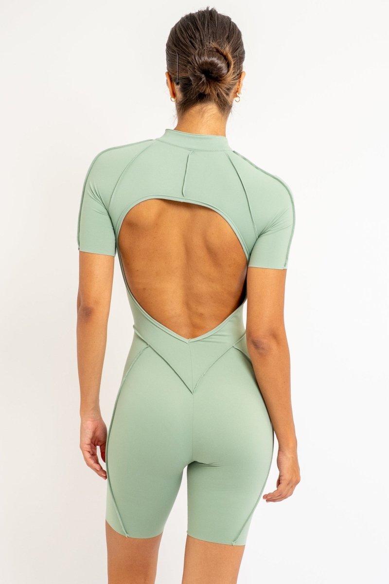 PilaNova Sleek Shorts Catsuit – Chic Design & Comfortable Fit - PilaNova