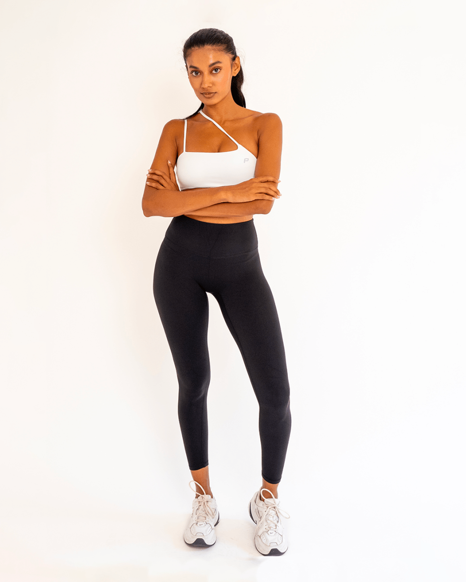 PilaNova Stirrup Leggings – Sleek Fit & Bold Straps – Black - PilaNova