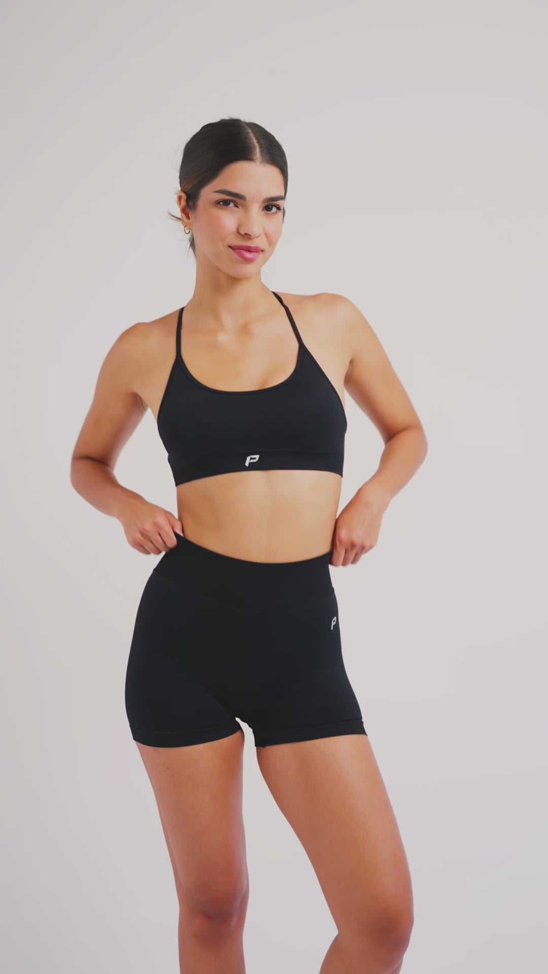 Load video: PilaNova Set Short – Breathable &amp; Flexible – Black