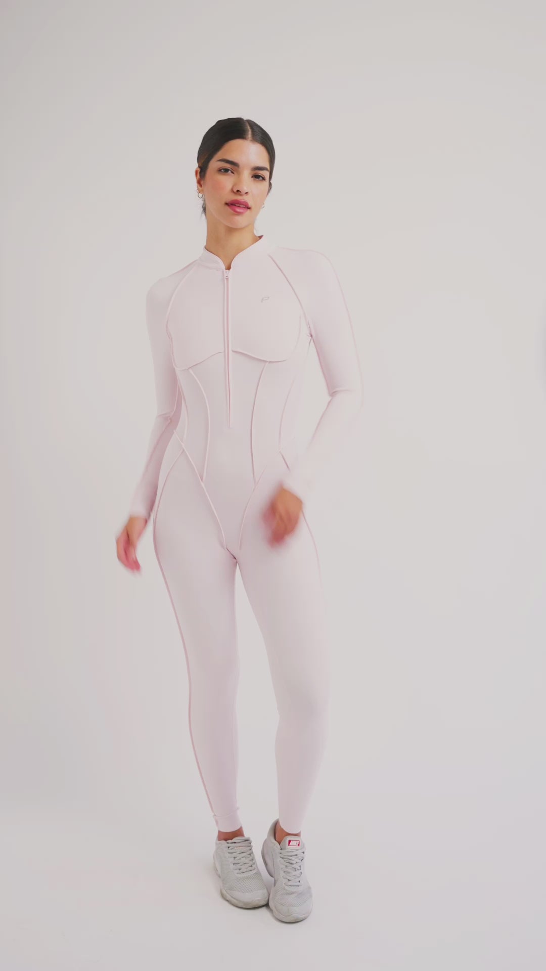 Load video: PilaNova Open Back Jumpsuit – Breathable &amp; Stretchy Fabric – Soft Pink